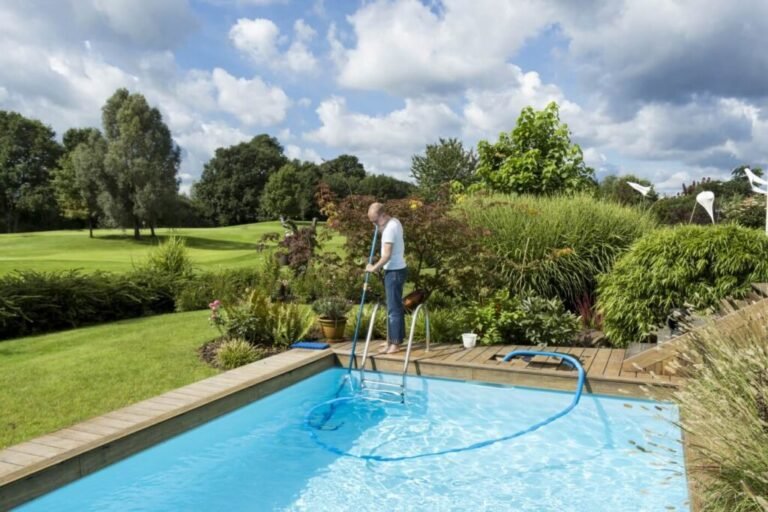 The Essential Checklist for Choosing a Reliable Pool Cleaning Service