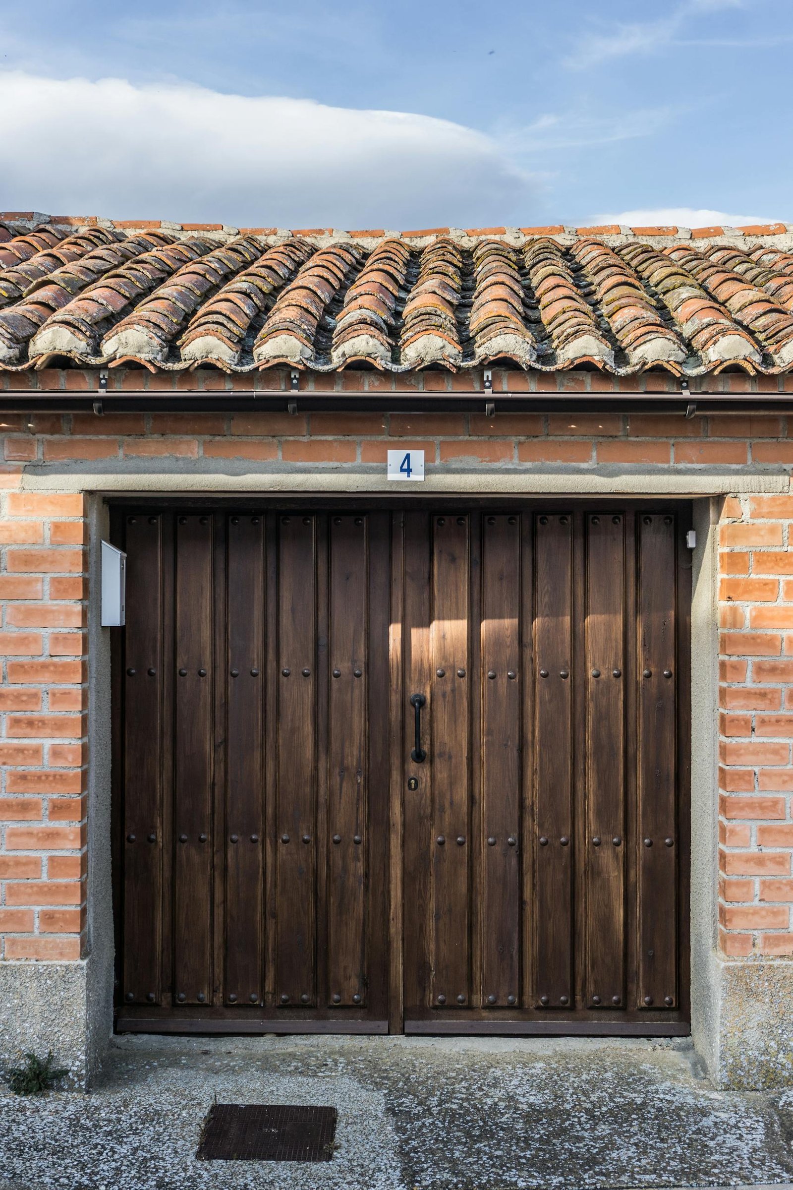 How Roofing Contractors Handle Multi-Layered Roof Removal